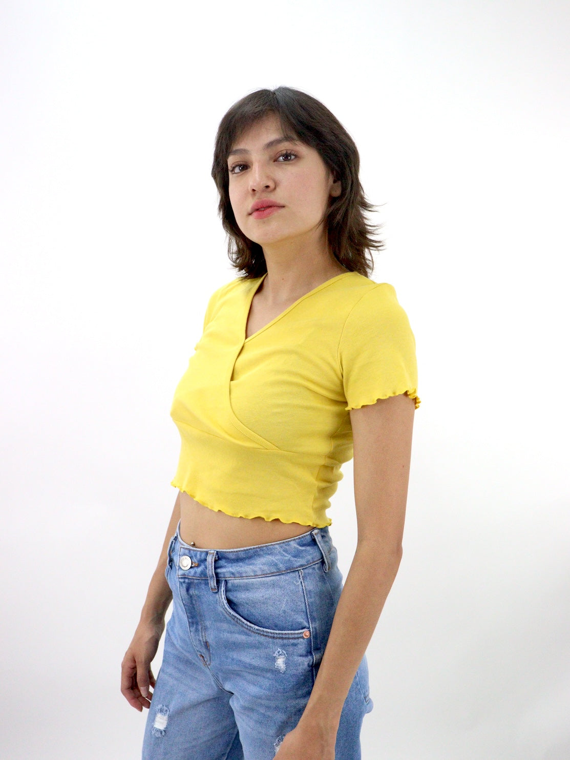 Playera de cuello cruzado color amarillo mostaza (NUEVA TEMPORADA)