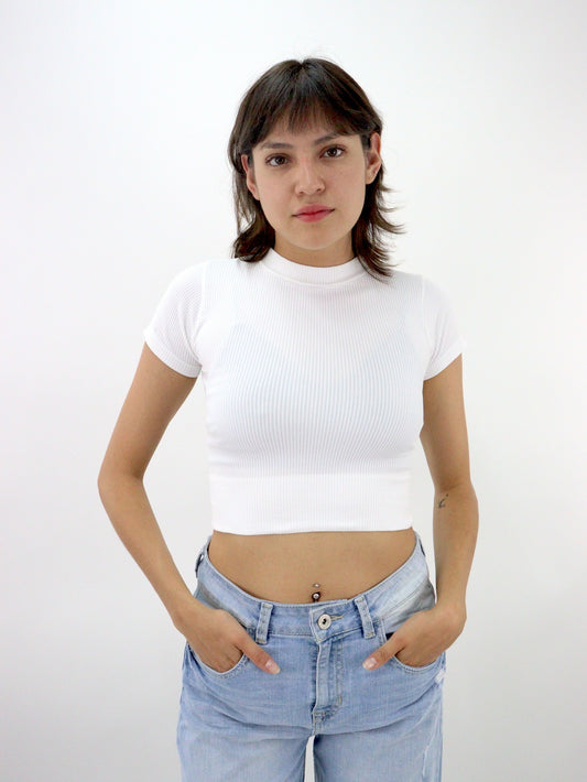 Playera crop manga corta de licra color blanco (NUEVA TEMPORADA)