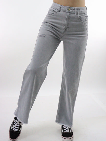 Jeans wide de color gris con destrucción