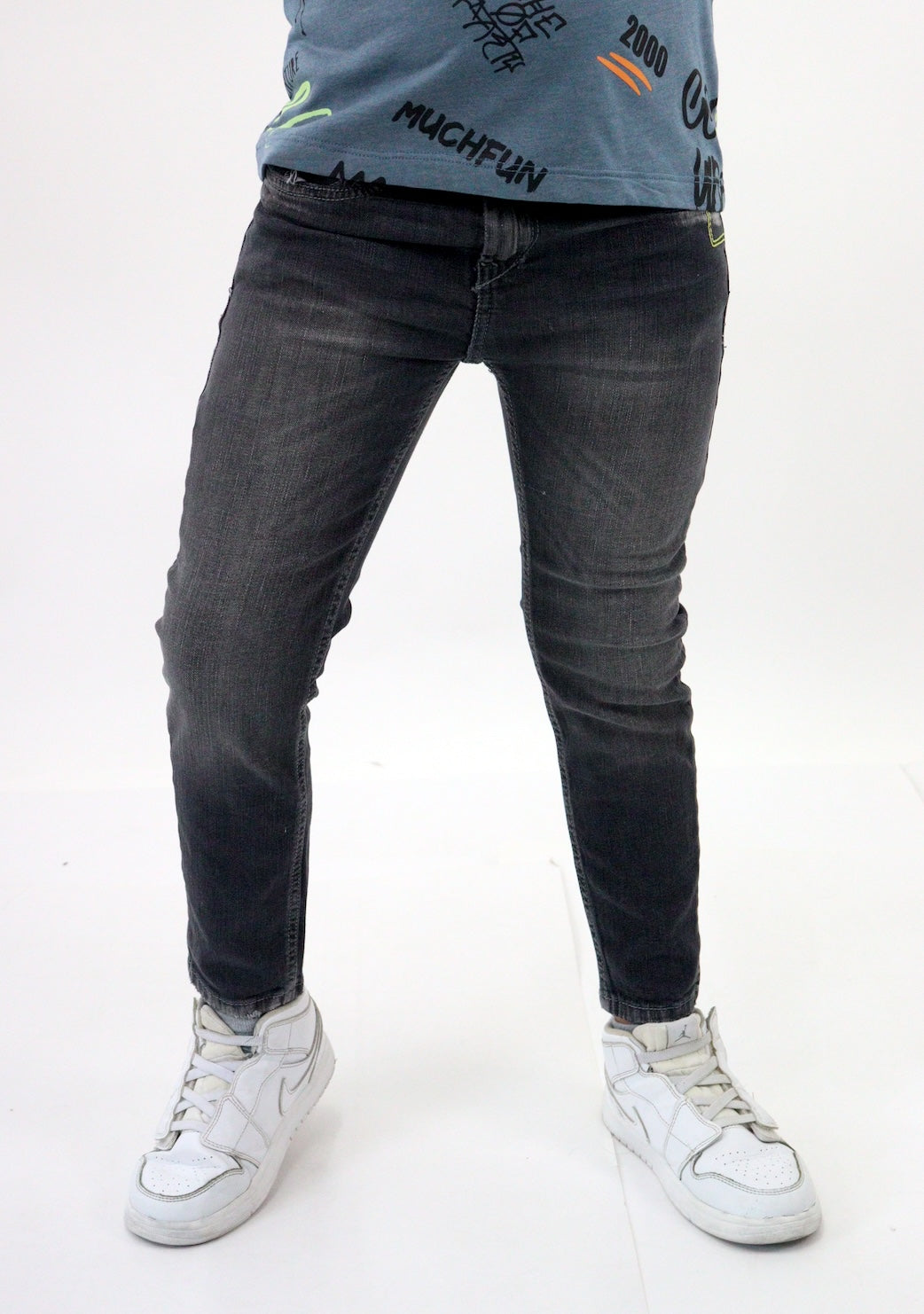 Jeans skinny de color gris oscuro (NUEVA TEMPORADA)