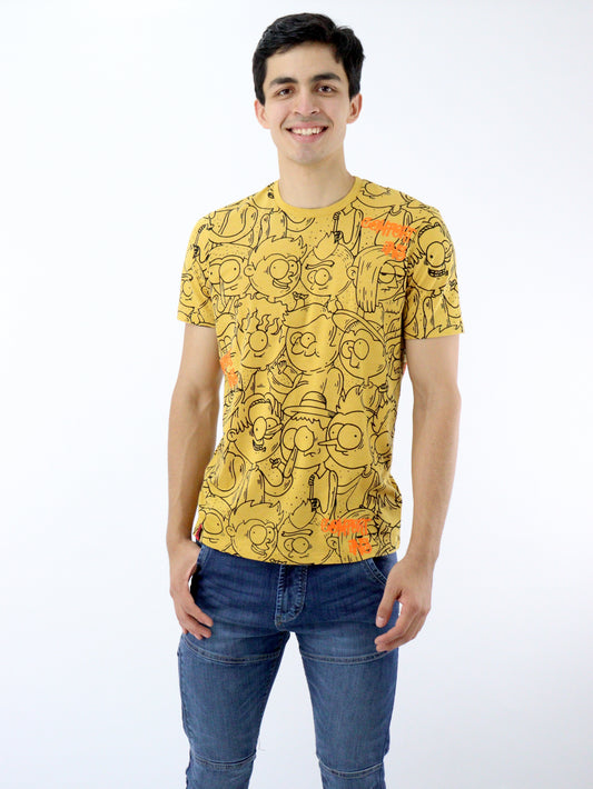 Playera manga corta de color amarillo mostaza con estampado