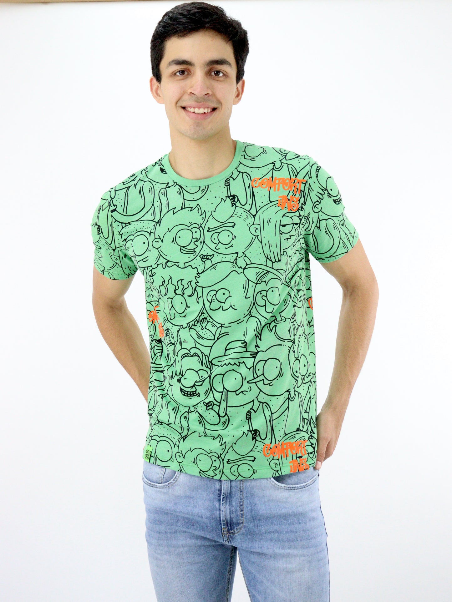 Playera manga corta de color verde con estampado