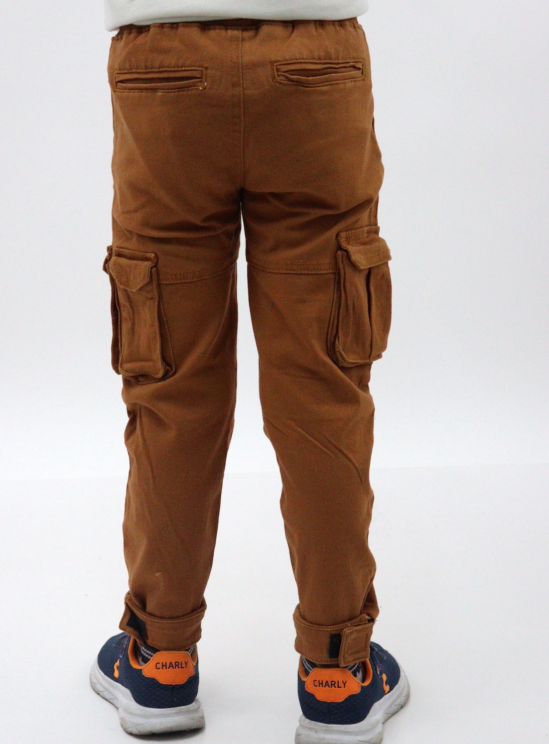 Jogger de gabardina color khaki