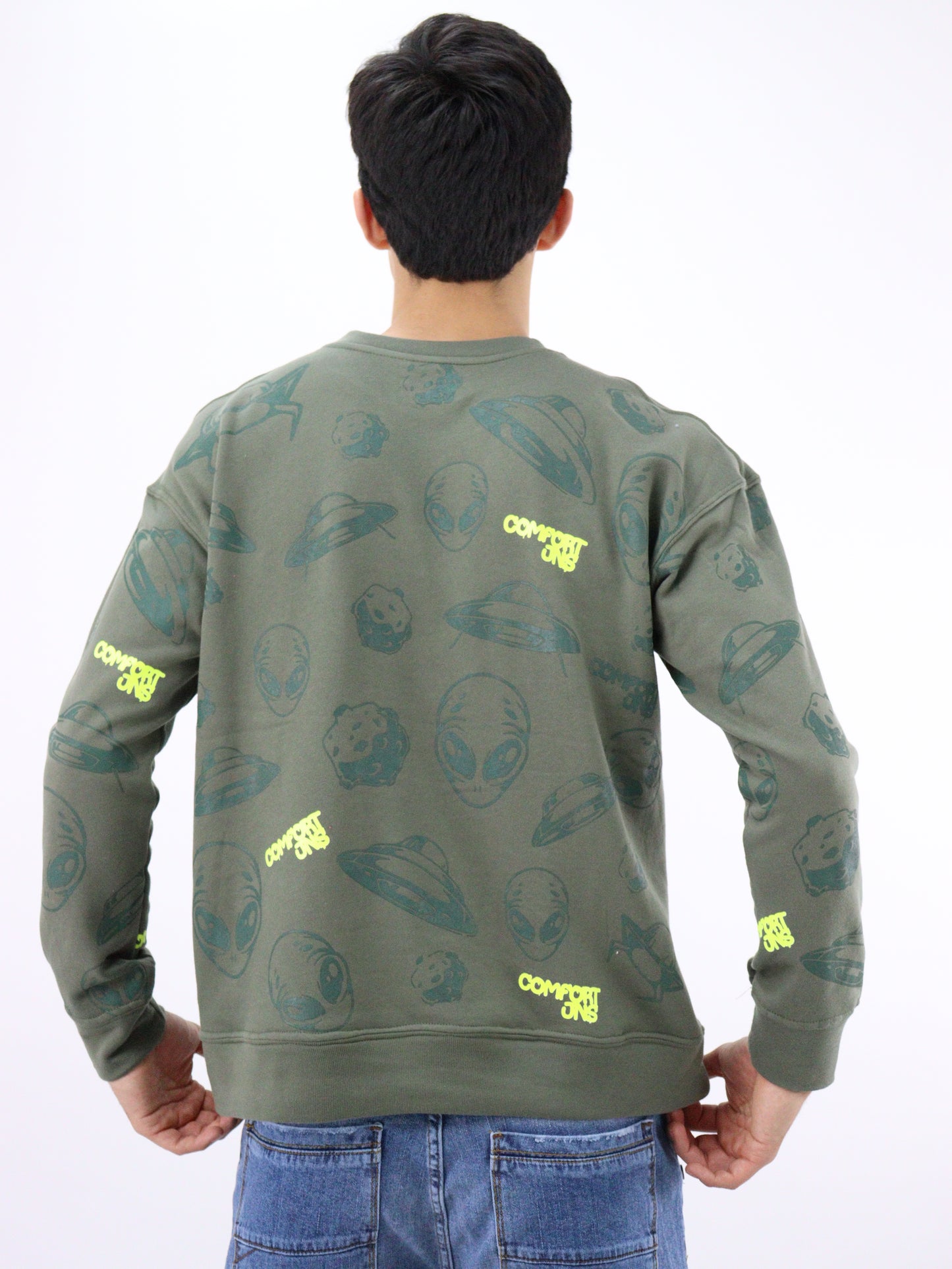 Sudadera de color verde militar con print aliens