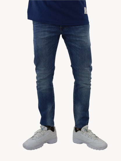 Jeans slim/skinny de color azul deslavado (NUEVA TEMPORADA)