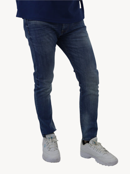 Jeans slim/skinny de color azul deslavado (NUEVA TEMPORADA)