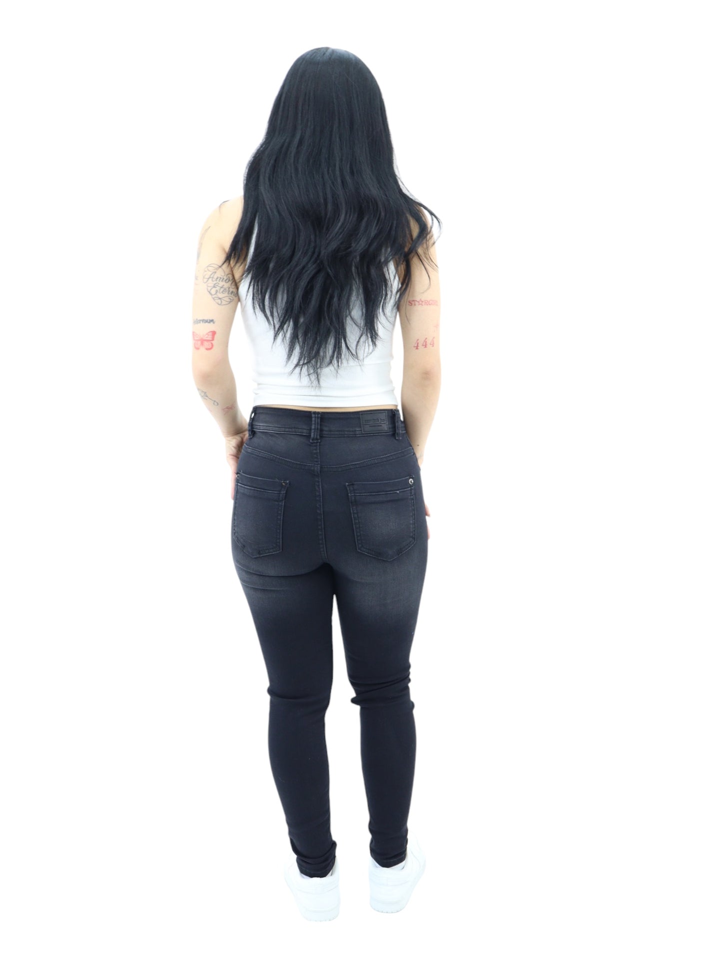 Jeans skinny negro deslavado