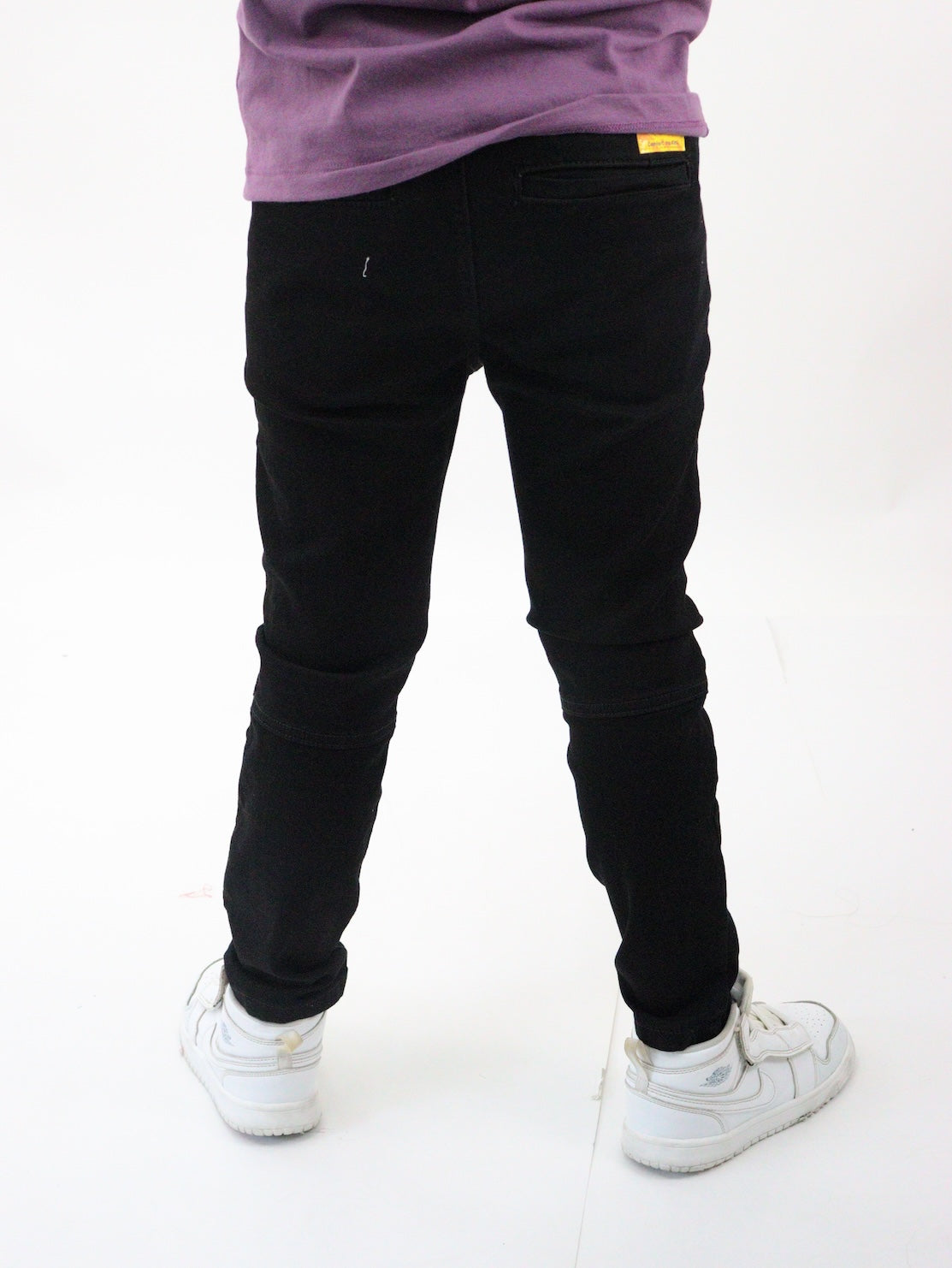 Jogger denim de color negro (NUEVA TEMPORADA)