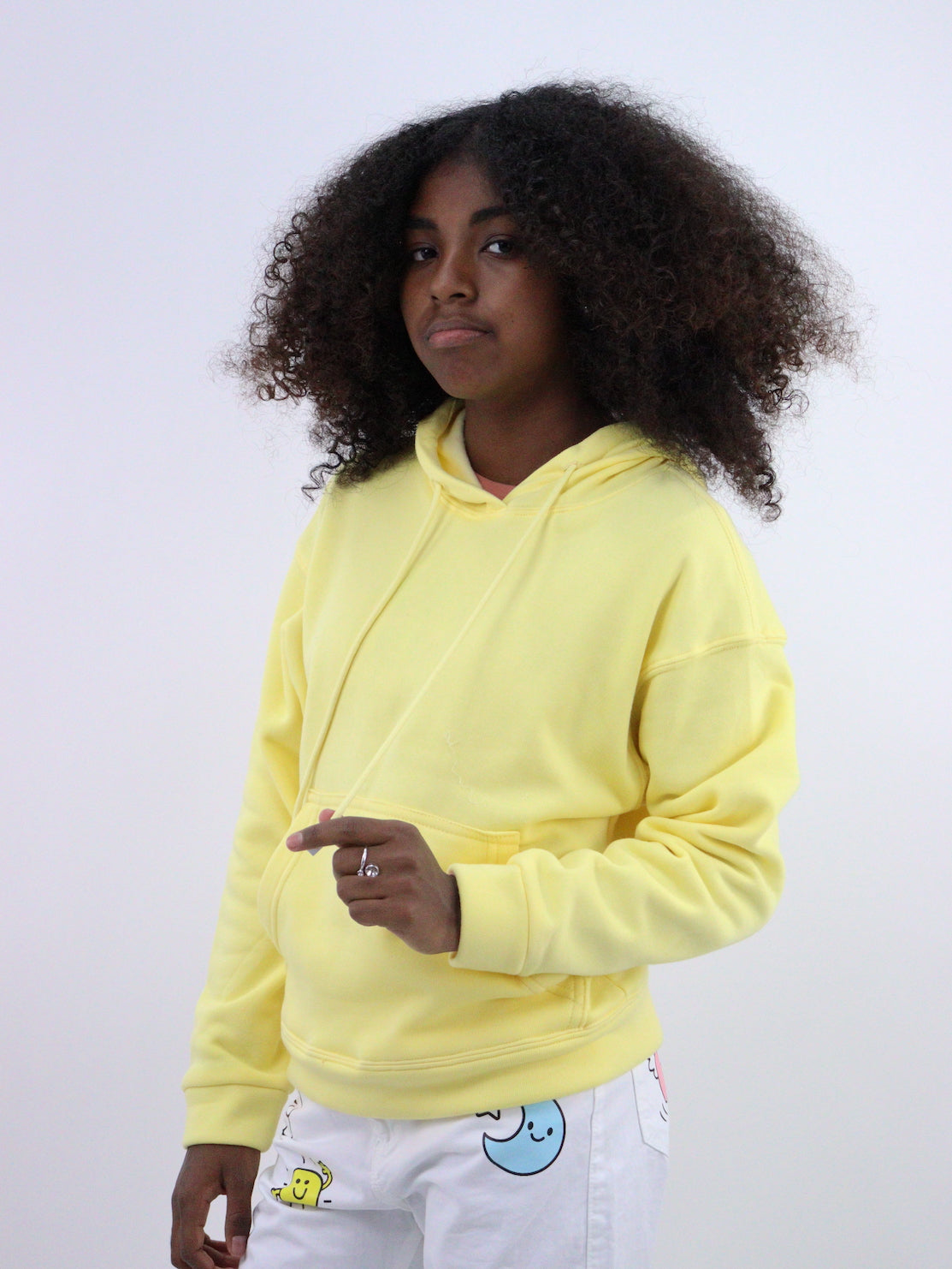 Sudadera con capucha de color amarillo (NUEVA TEMPORADA)