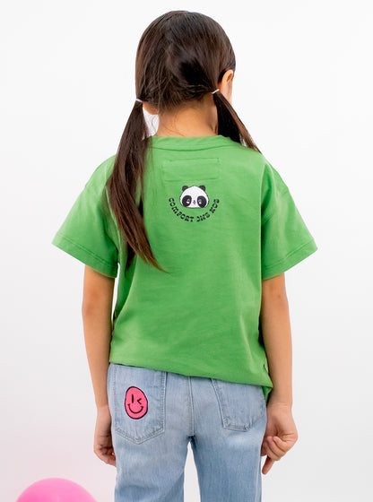 Playera manga corta color verde con estampado de panda