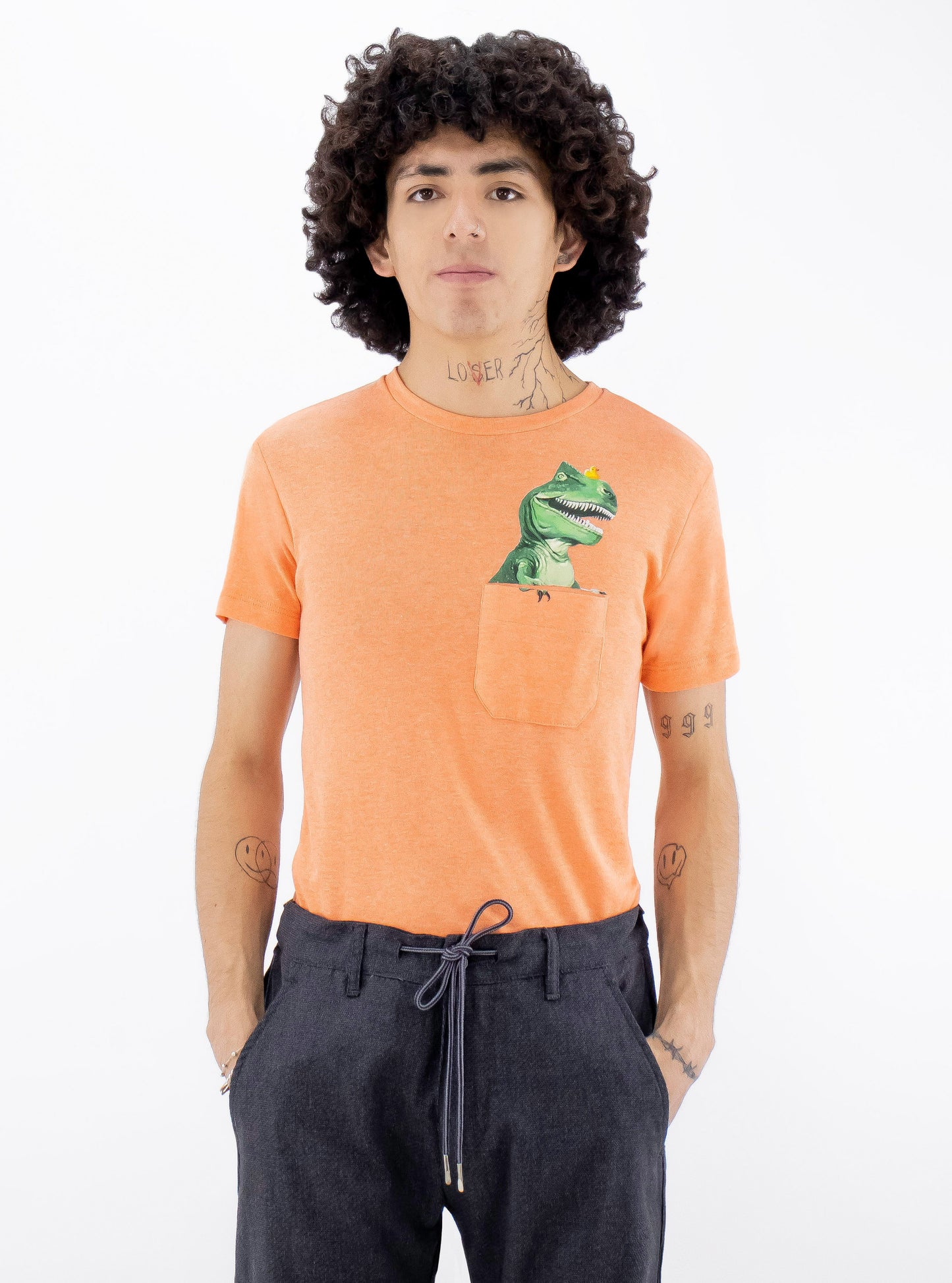 Playera manga corta de color naranja