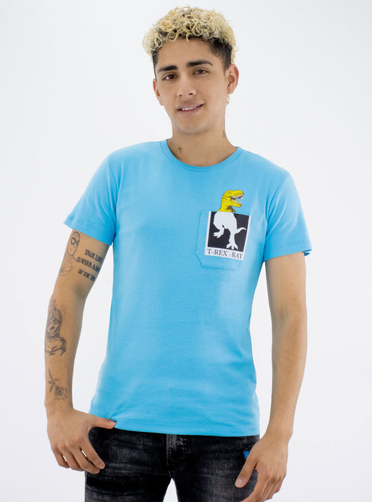 Playera manga corta de color azul con estampado