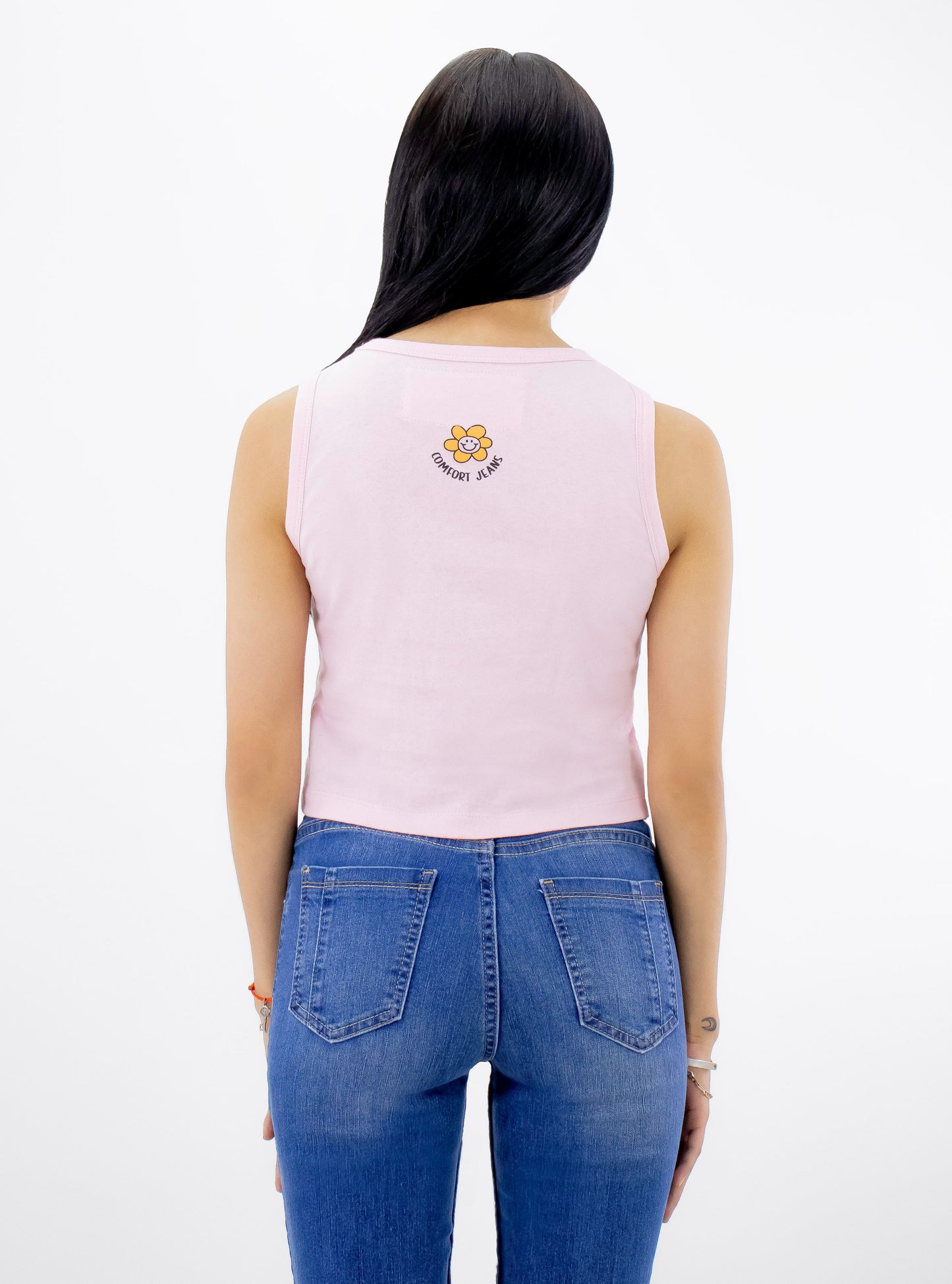 Playera tank de color rosa con estampado floral